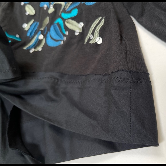 ⭐️New York and Company embroidered tie bottom shrug - Picture 5 of 14